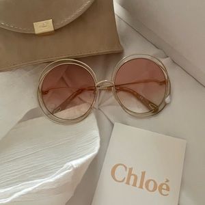 Chloé Eyewear
Carlina Pearl round-frame sunglasses